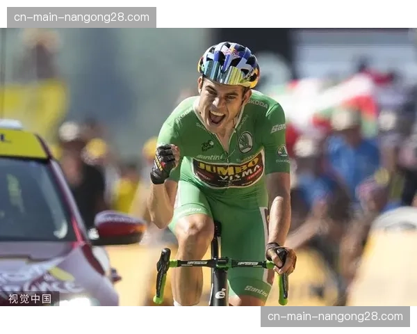 巴黎-尼斯第三赛段：范阿尔特横风突围取胜，身着黄衫