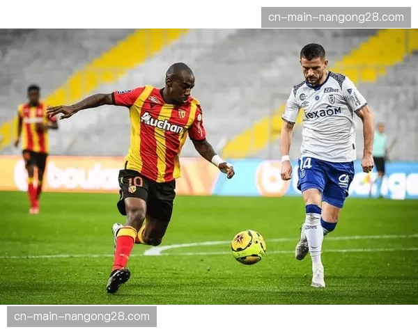 朗斯核心中场因伤将缺席数周，球队直接任意球主罚人选出现悬念