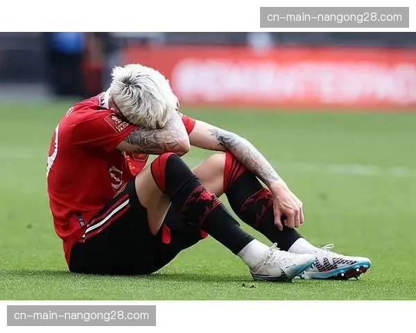 狼队0-3曼联：阿莫林快直准推进节拍制造弱侧错位